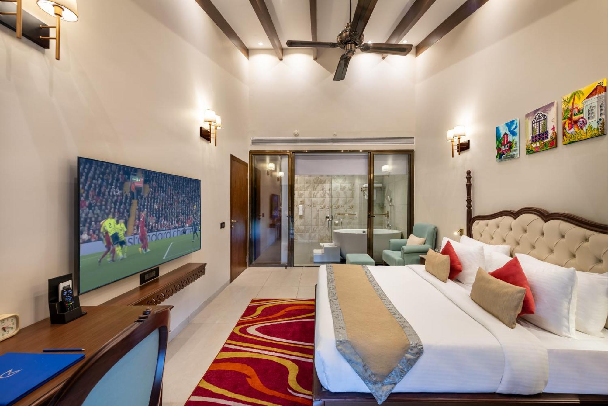 Golden Tulip Candolim, Goa
