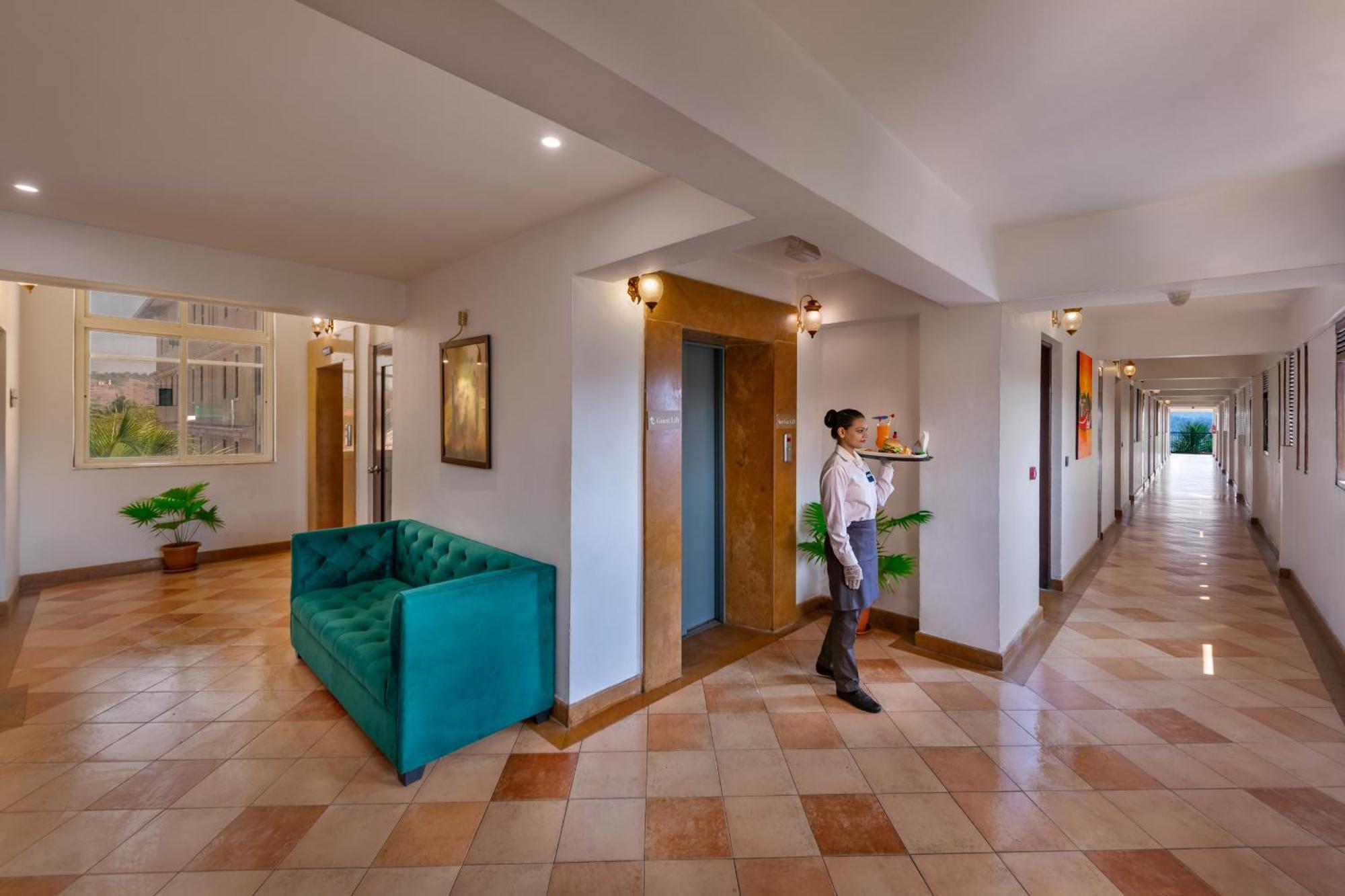 Resort Golden Tulip Candolim, Goa Candolim