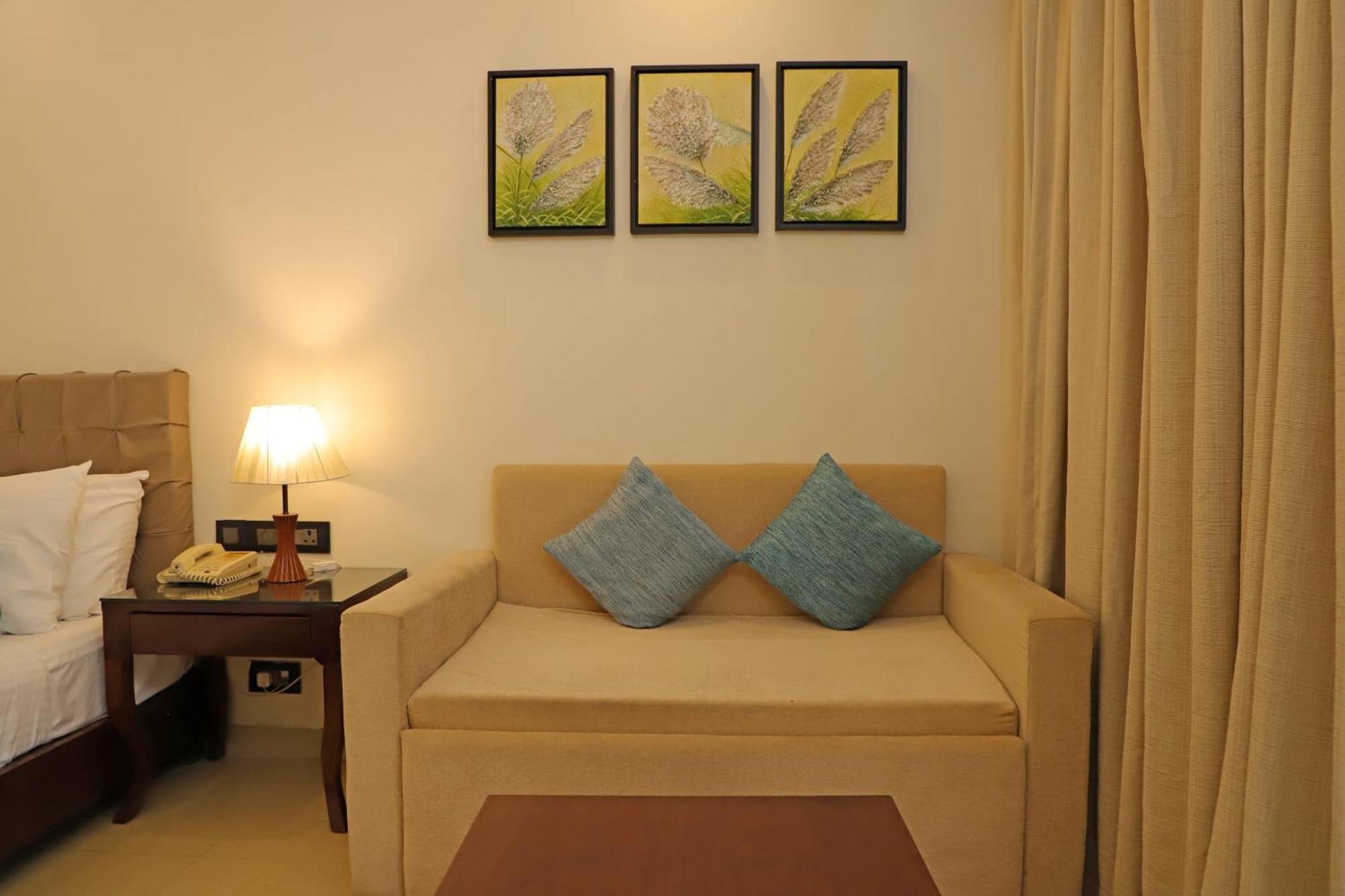 Golden Tulip Candolim, Goa Resort Candolim