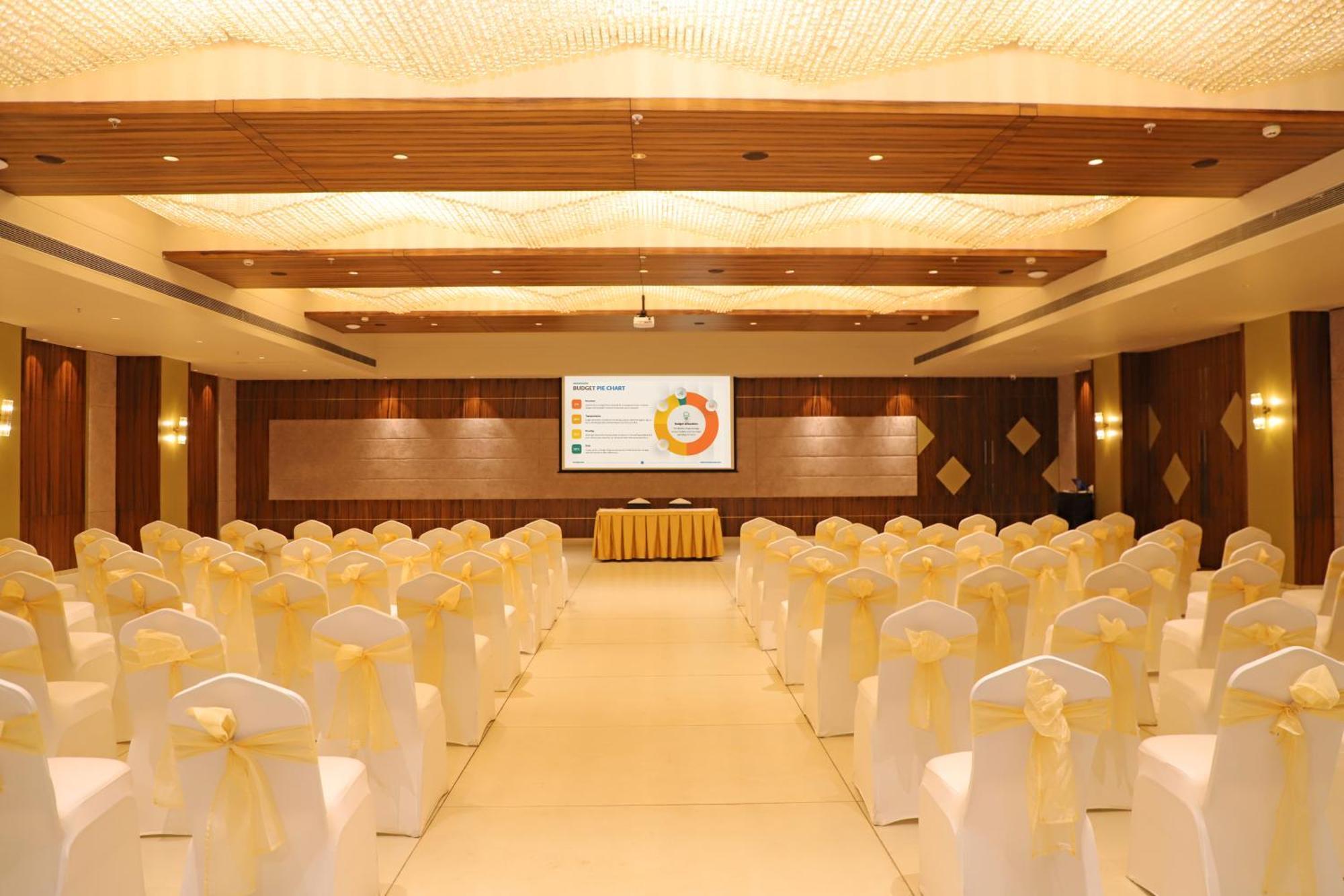 Resort Golden Tulip Candolim, Goa